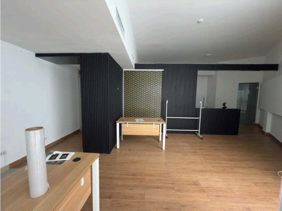 ALQUILER MODERNAS OFICINAS EDIFICIO RALI, AVDA BALBOA NRR