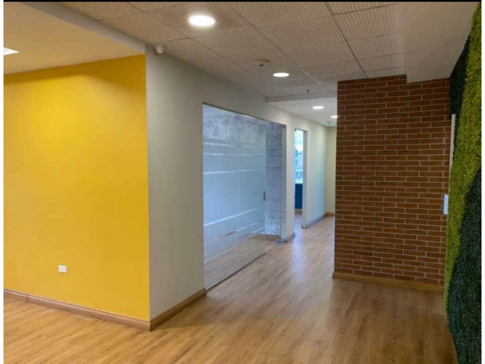 ALQUILER O VENTA DE OFICINA 160MTS2 REMODELADA — foto 2