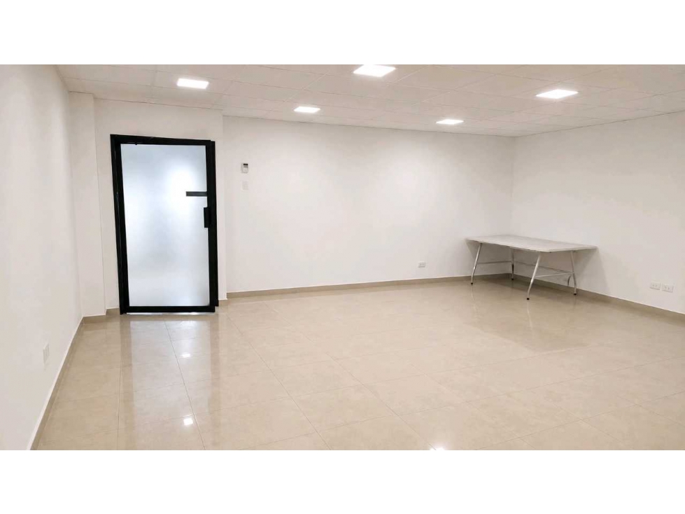ALQUILER OFICINA 118 MT2. EN VIA ESPAÑA LT — foto 4