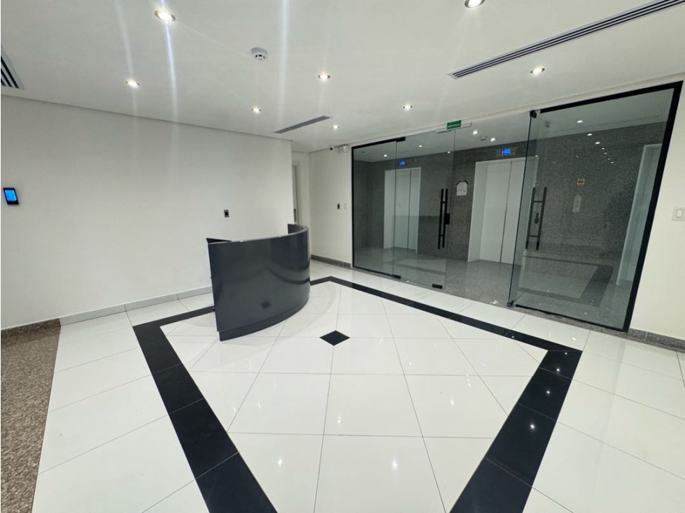 ALQUILER OFICINA AMOBLADA CALLE 50 (DV)