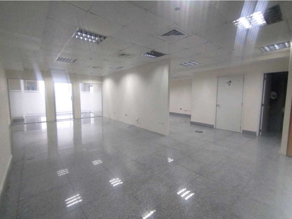 ALQUILER OFICINA AVENIDA BALBOA-AQUILINO DE LA GUARDIA BICSA CP — foto 3
