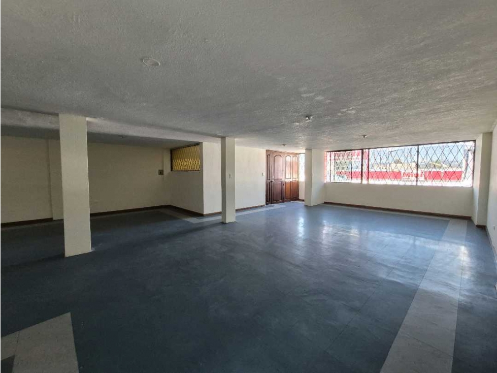 ALQUILER OFICINA COMERCIAL, MERCADO - PARQUE, CALDERÓN