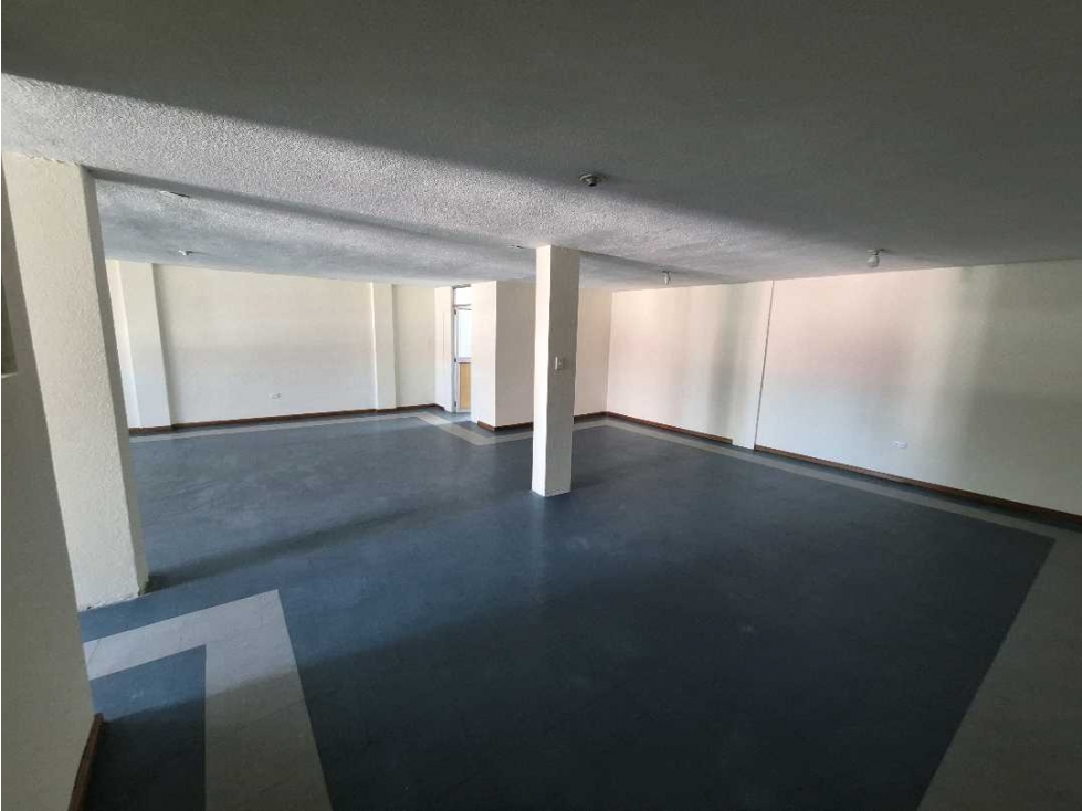 ALQUILER OFICINA COMERCIAL, MERCADO - PARQUE, CALDERÓN — foto 6