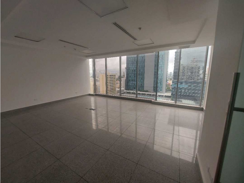 ALQUILER OFICINA DE 111 METROS EN OBARRIO PH SFC TOWER