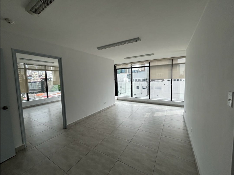 ALQUILER OFICINA EN BELLA VISTA (DV) — foto 5