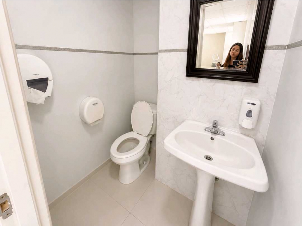 ALQUILER OFICINA MARBELLA, TORRE BANESCO AQUILINO DE LA GUARDIA NRR — foto 4