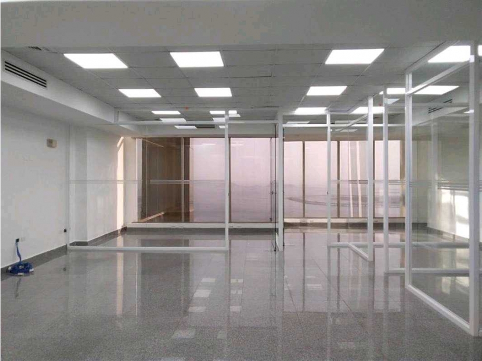 ALQUILER OFICINA EN TORRE BICSA 140 M2 — foto 2
