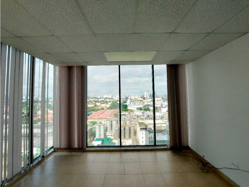 ALQUILER OFICINA EN VIA PRINCIPAL TUMBA MUERTO EN BETANIA - 3