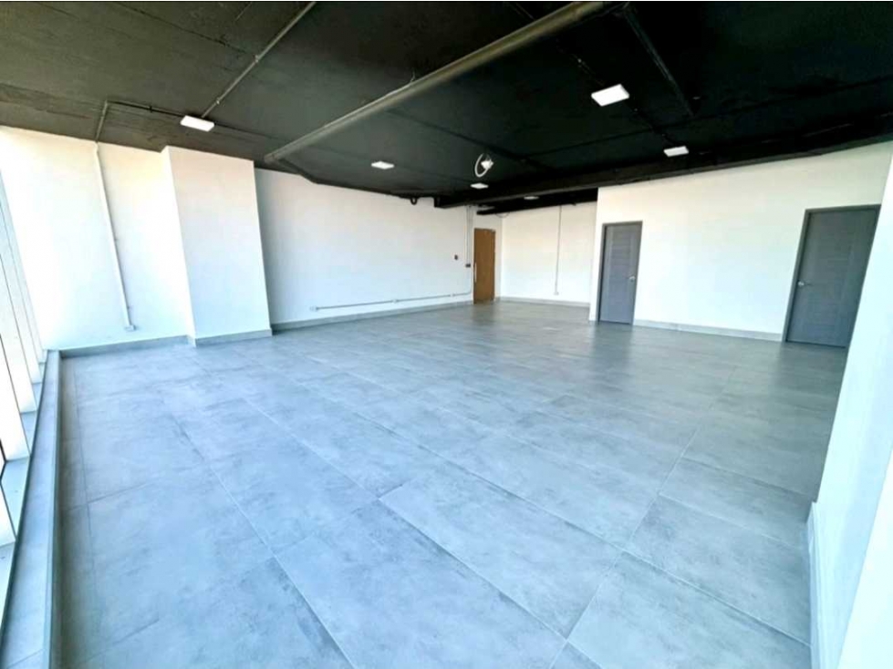 ALQUILER OFICINA MODERNA CON VISTA AL MAR PISO ALTO EN AVE BALBOA — foto 6