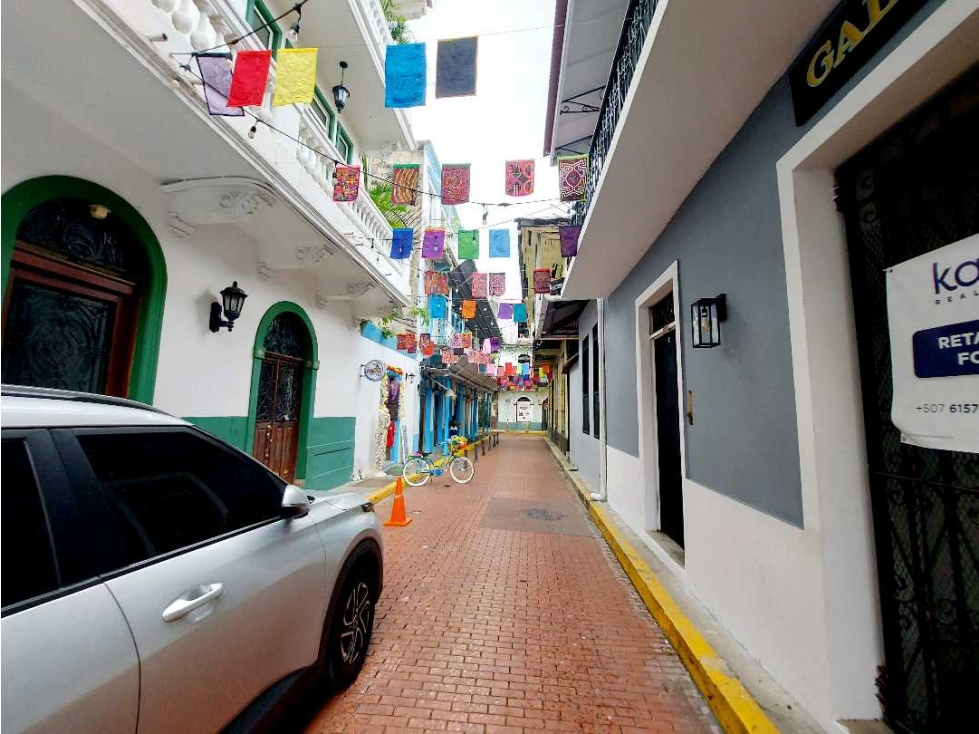 ALQUILER OFICINA REMODELADAS EN CASCO VIEJO EN CENTRO CULTURAL - 2