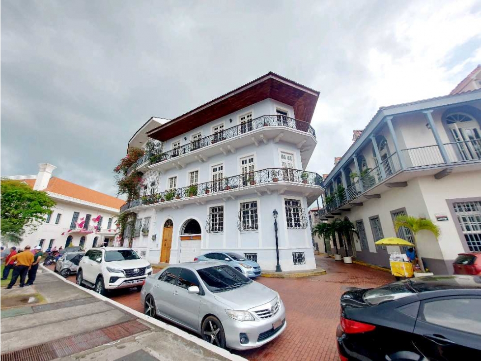 REMODELED OFFICES FOR RENT IN CASCO VIEJO IN CULTURAL CENTER PANAMA