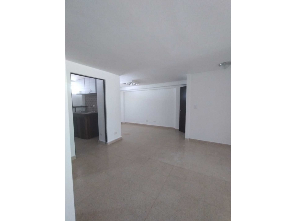 ALQUILER OFICINA SEMI-AMOBLADA EN TORRE BAC AV. BALBOA 200M2 — foto 3