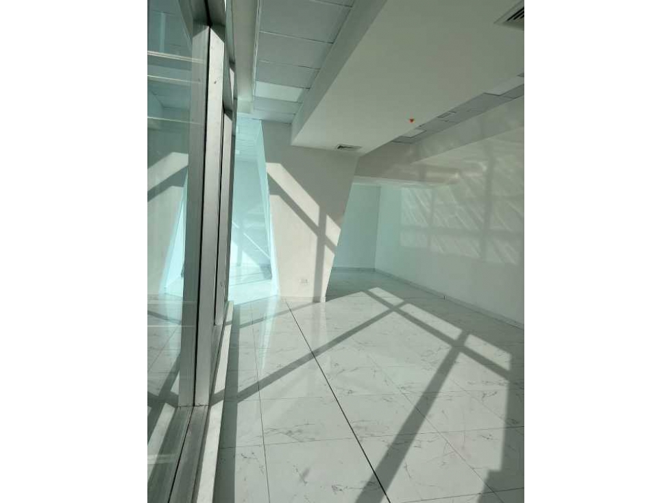 ALQUILER OFICINA TERMINADA 104M2 SORTIS OBARRIO $8.5XM2 GANGA MC — foto 3