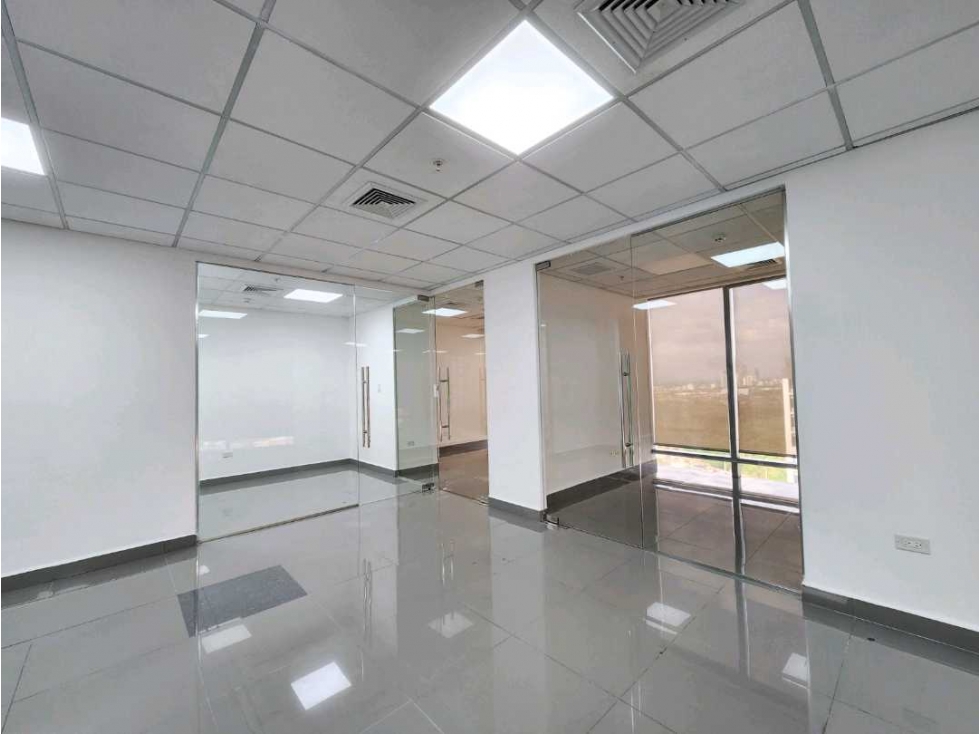 ALQUILER OFICINA TORRE ASEGURADORA ANCON EN COSTA DEL ESTE — foto 4