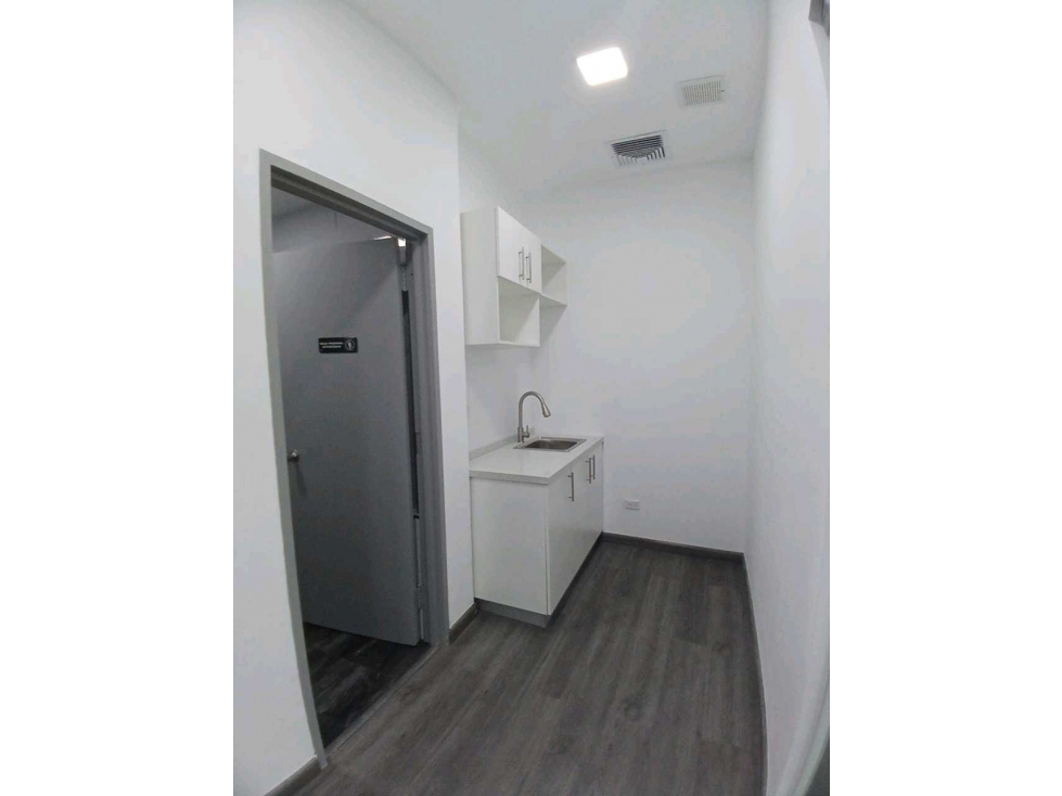 ALQUILER OFICINA TORRE DE LAS AMERICAS — foto 4