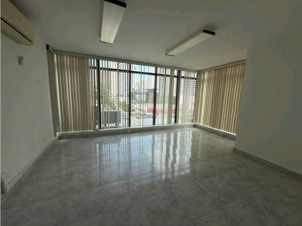 ALQUILER OFICINAS CALLE 50 FRENTE A SOHO MALL NRR