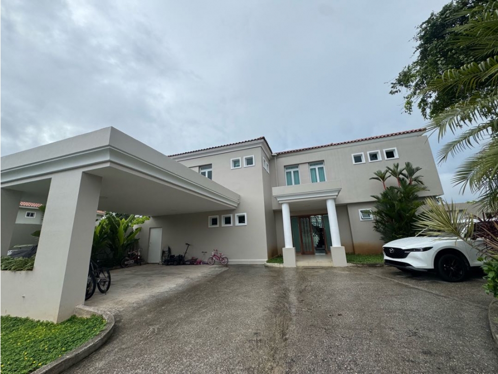 Venta y alquiler de casa piscina y esquina | Magnolia, Costa del este