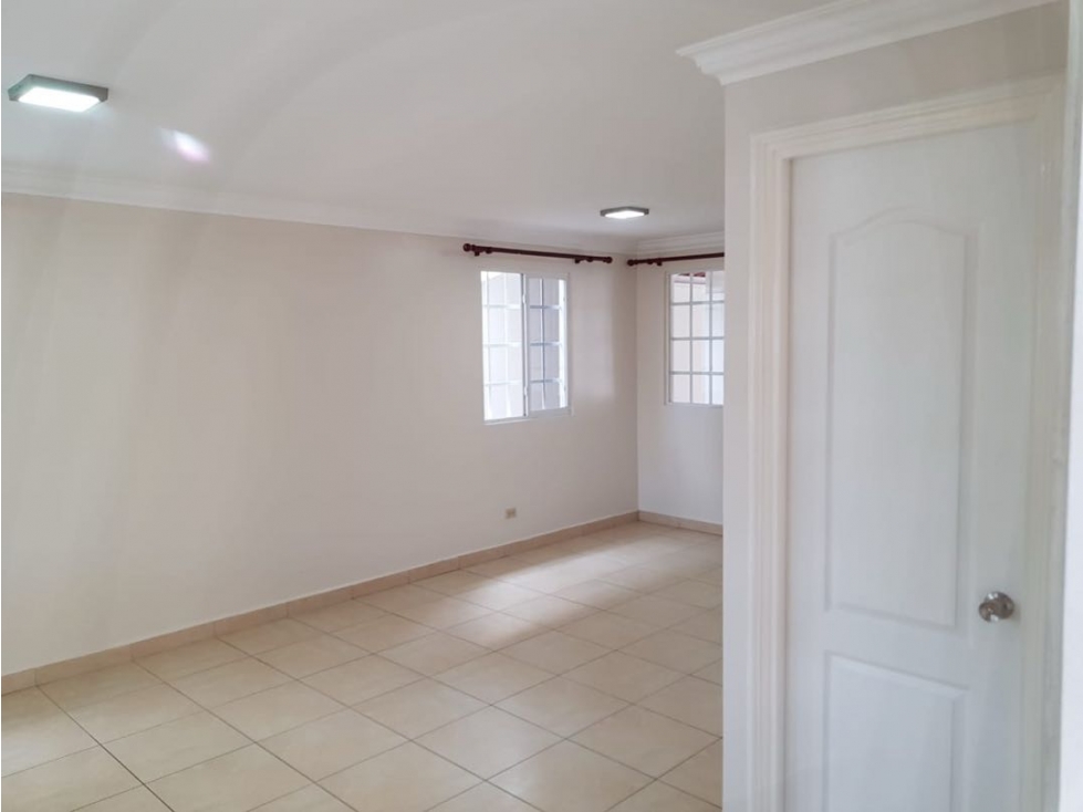 ALQUILER Y VENTA DE CASA DUPLEX EN VILLA ZAITA 175 M2 JP - 4