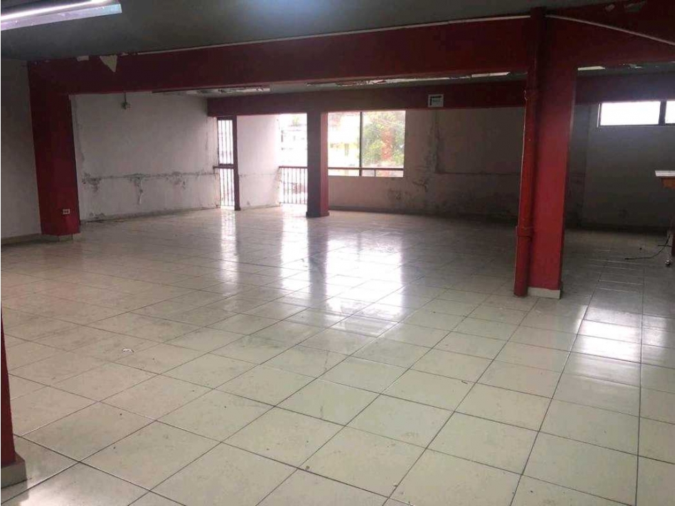ALQUILER Y VENTA DE LOCAL COMERCIAL CALIDONIA 3300M2 JP - 4