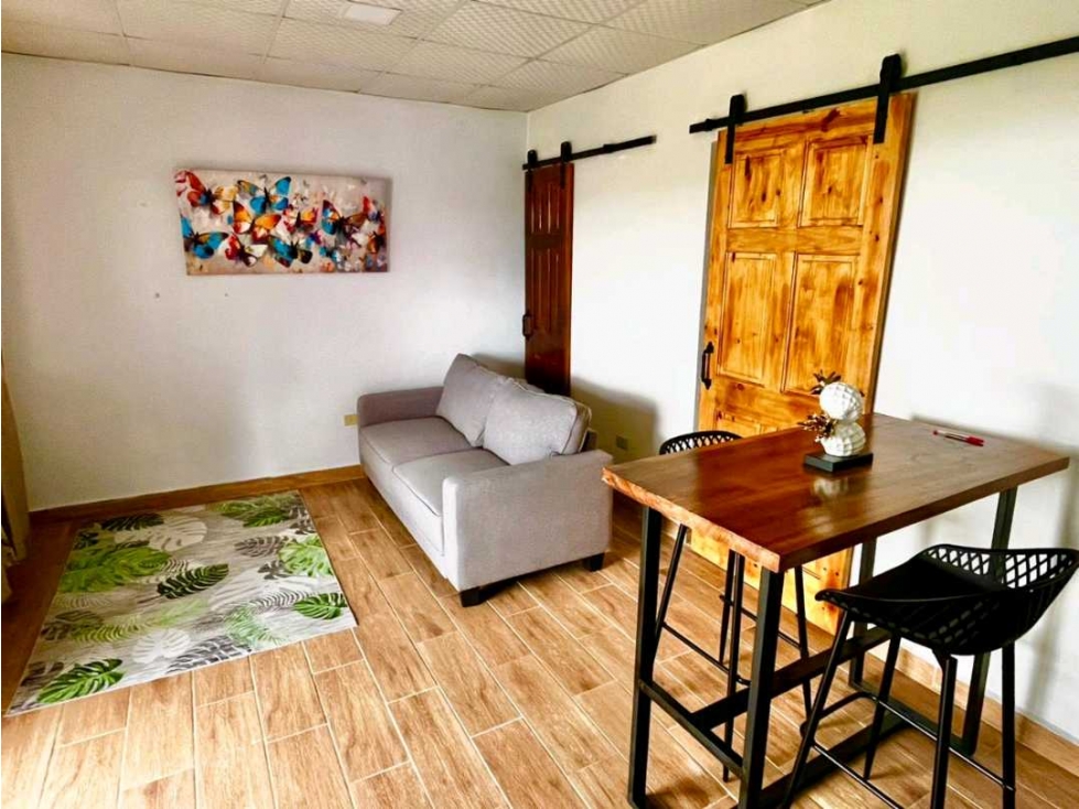 Alquilo acogedor apartamento tipo duplex en Alto Boquete - 2
