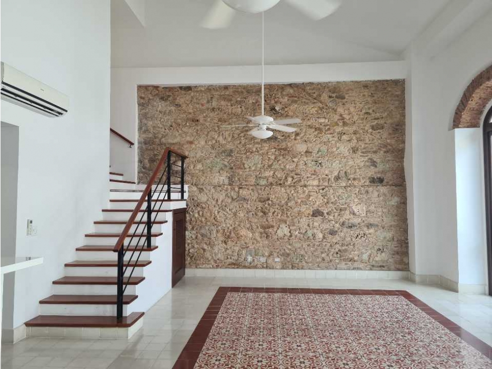 VENDO ALQUILO APARTAMENTO EN CASCO ANTIGUO GRAN TERRAZA HERMOSA VISTA