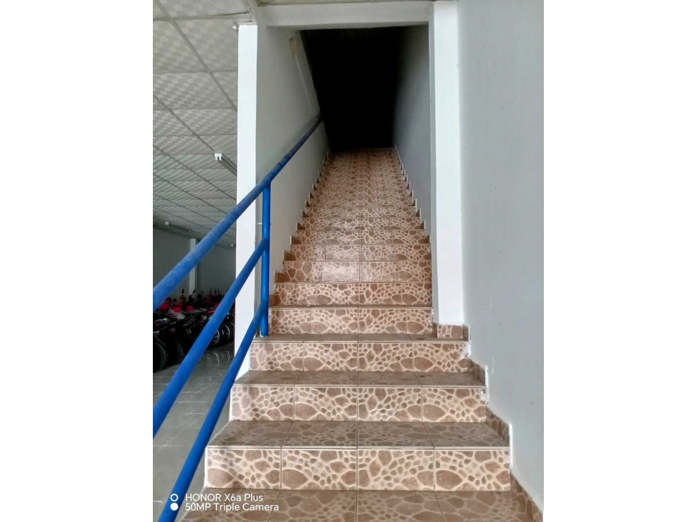 Alquilo amplio local de doble planta en Doleguita, David! — foto 6