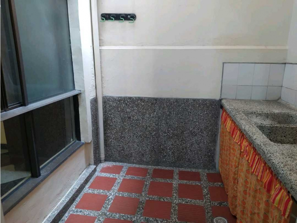 Alquilo apartaestudio sector Robledo — foto 3