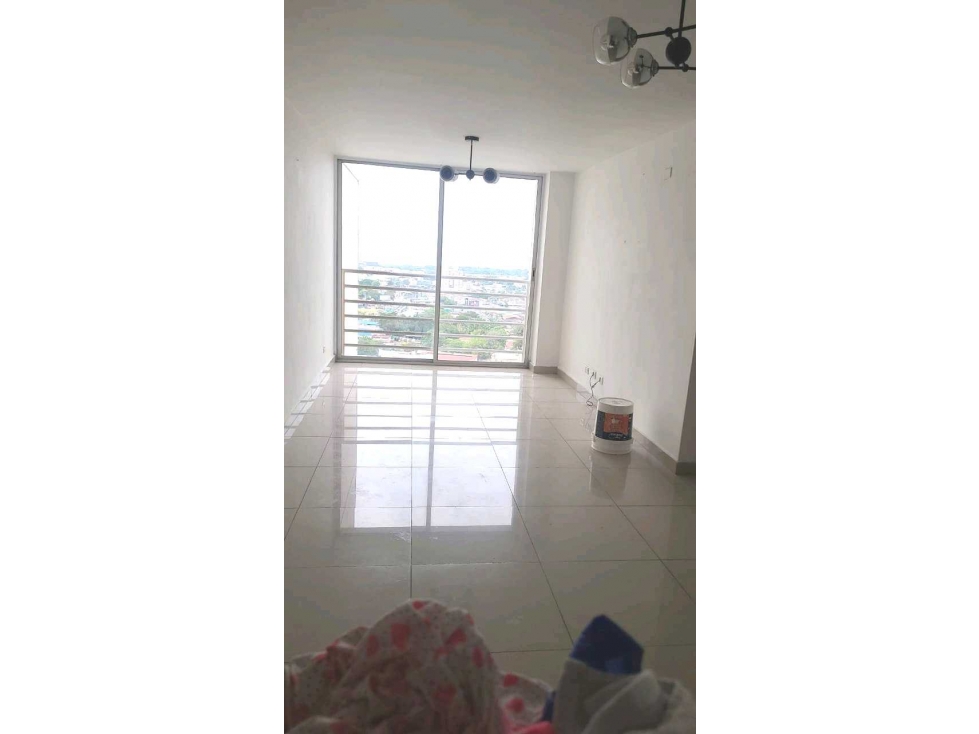 ALQUILO APARTAMENTO 3HAB VIA CINCUENTENARIO — foto 2