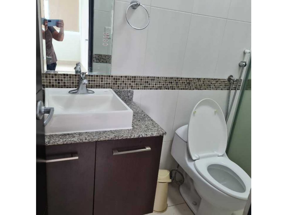 ALQUILO APARTAMENTO AMOBLADO EN PH VIVENDI TOWERS EN PLAZA EDISON — foto 4