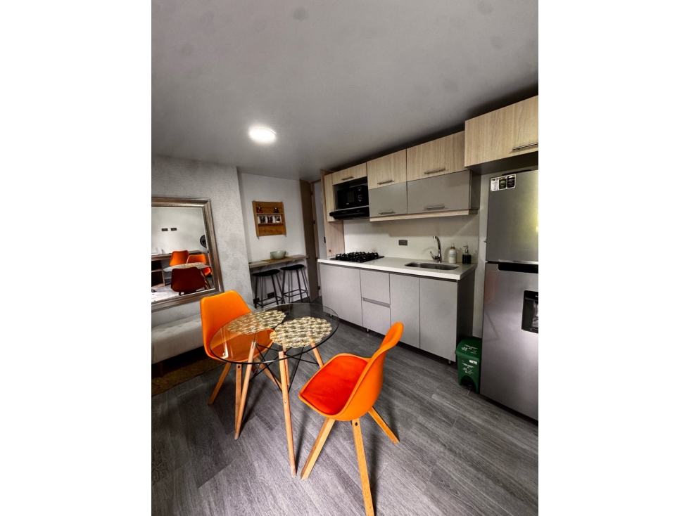 Alquilo apartamento amoblado en Medellín barrio Calazans — foto 2