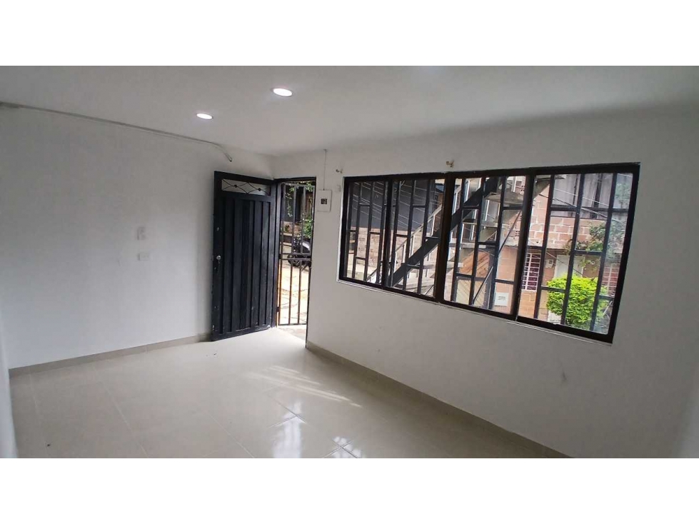 Alquilo apartamento Barrio Zamora Santa Rita, Bello — foto 2