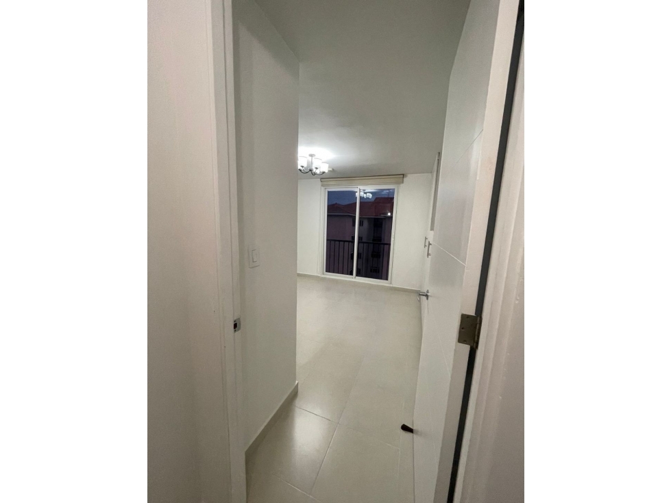 Alquilo apartamento con linea Blanca en Versalles - 3