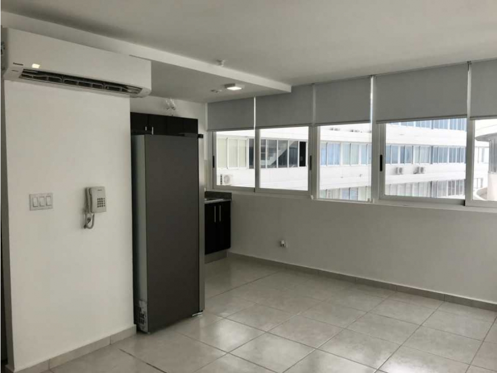 VENDO APARTAMENTO EN AVENIDA BALBOA PH BAY VIEW LINEA BLANCA 76M2 JP — foto 2