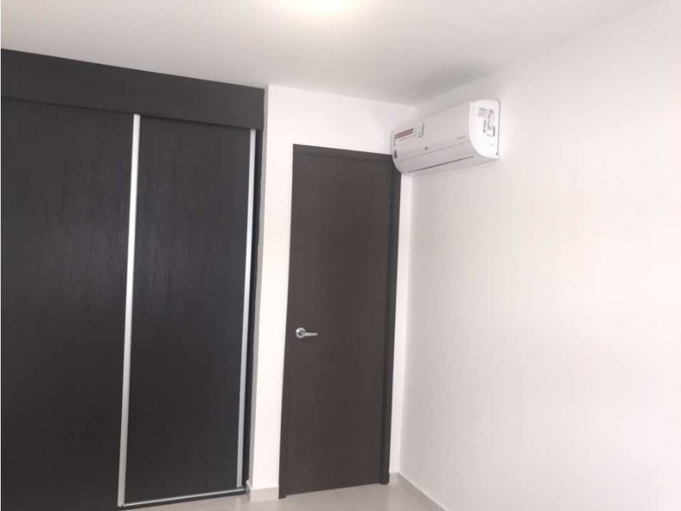 VENDO APARTAMENTO EN AVENIDA BALBOA PH BAY VIEW LINEA BLANCA 76M2 JP — foto 5