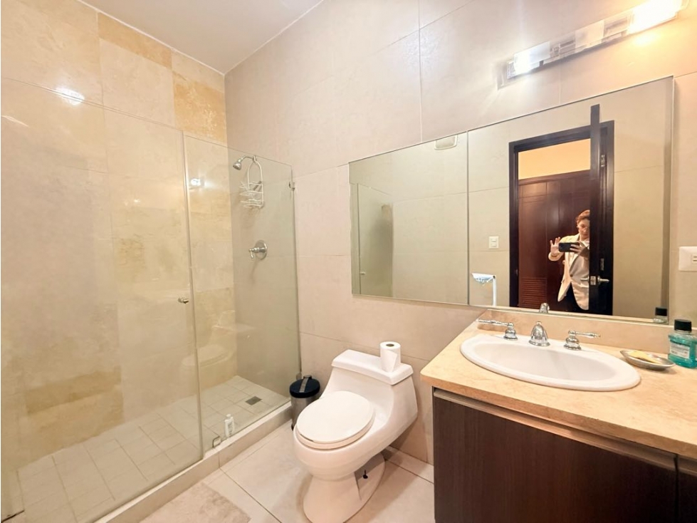Alquilo apartamento en la avenida Balboa vista al mar Rivage 2Recamar — foto 6