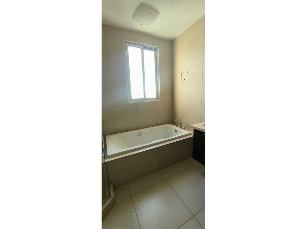 ALQUILO APARTAMENTO SAN FRANCISCO AMOBLADO O LINEA BLANCA BAÑERA AB — foto 5