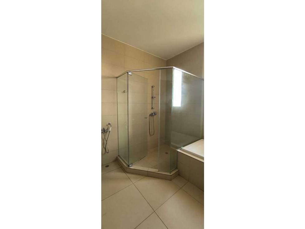 ALQUILO APARTAMENTO SAN FRANCISCO AMOBLADO O LINEA BLANCA BAÑERA AB — foto 6