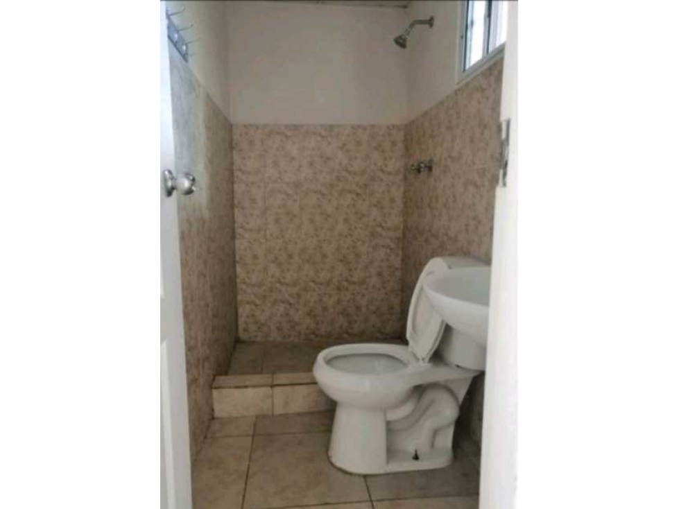 ALQUILO APARTAMENTO LA CHORRERA CERCA A LA ESCUELA LEOPOLDO CASTILLO — foto 6