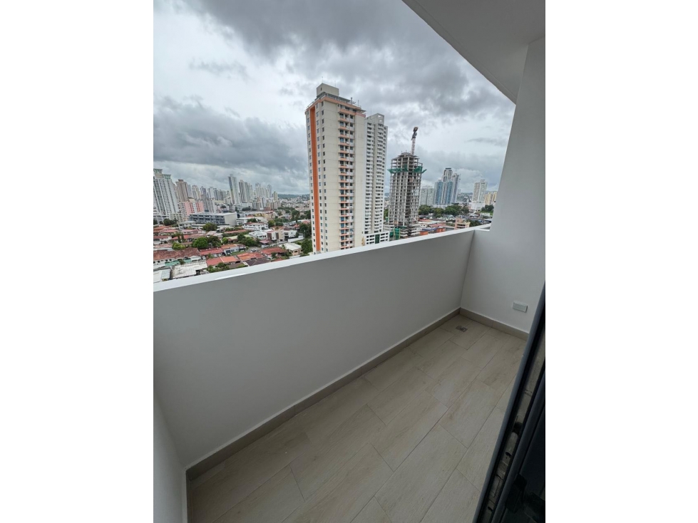 Alquilo apartamento nuevo en San Francisco Sky 66 3 Recámaras, balcón
