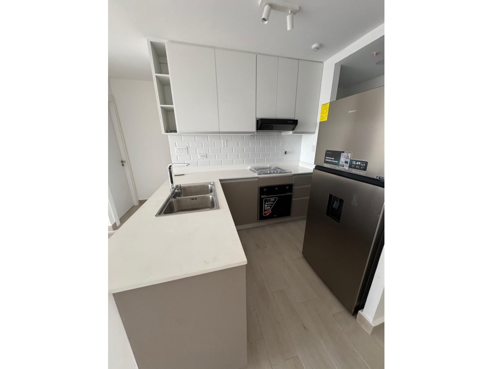Alquilo apartamento nuevo en San Francisco Sky 66 3 Recámaras, balcón — foto 2
