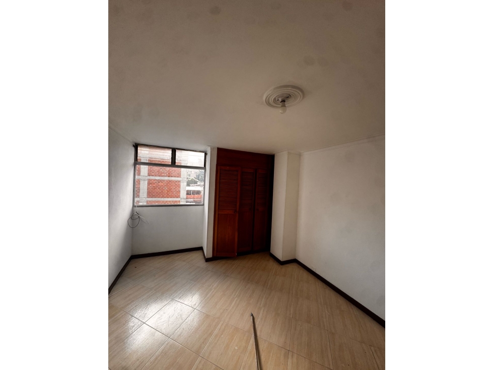 Alquilo apartamento para uso comercial en los colores — foto 3