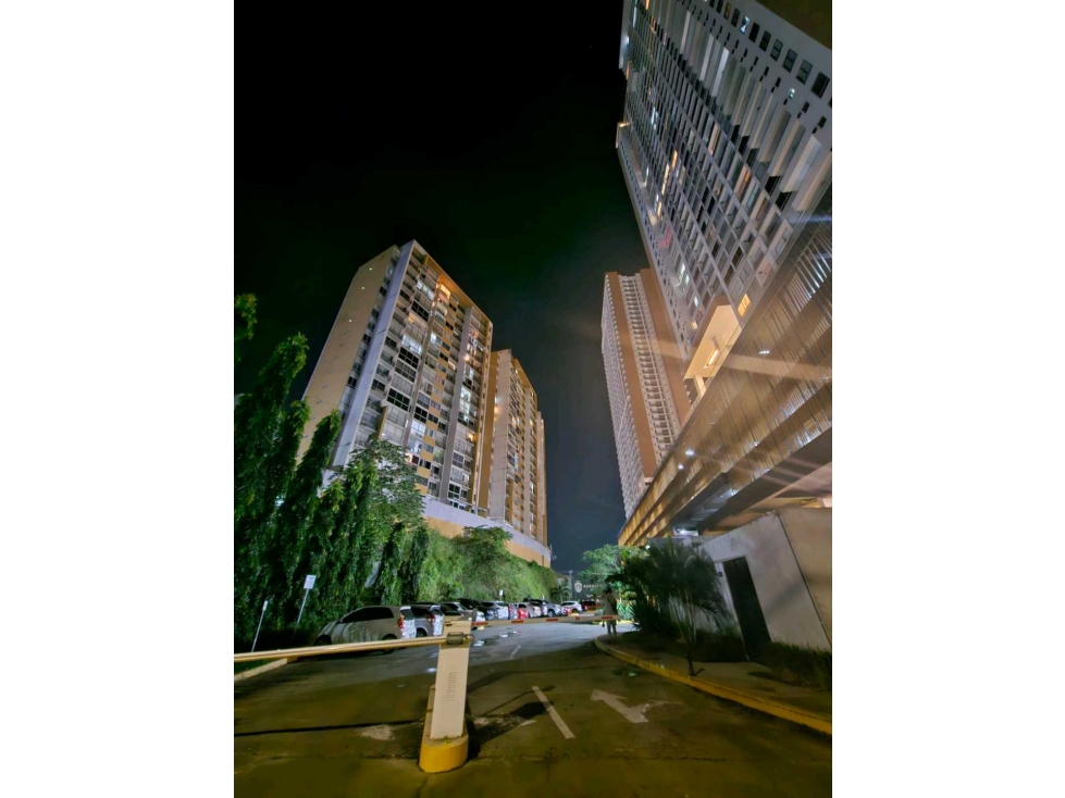 ALQUILO APARTAMENTO PH GREEN WOOD TORRE 100