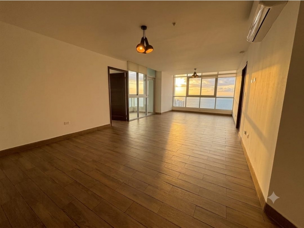 Alquilo apartamento Ph Riverside 2 recámaras Costa del Este