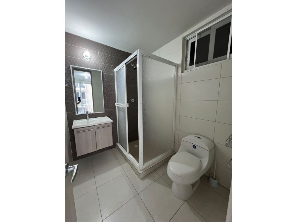 Alquilo bello apartamento en versalles línea blanca 900$ — foto 3