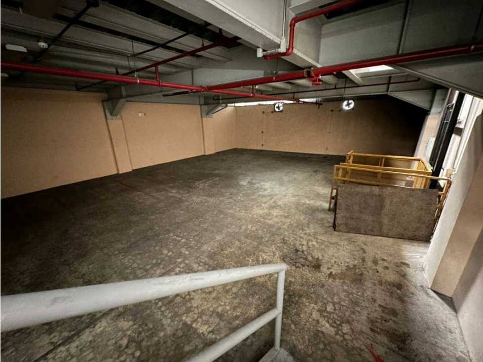 ALQUILO BODEGA EL CRISOL 500m2 RAMPA PARA 2 CONTENEDORES VV - 6
