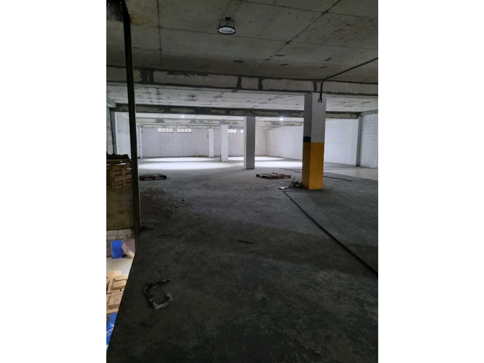 ALQUILO BODEGA EN COLÓN ZONA LIBRE 5300 m2 2 PISOS 5 RAMPAS - 2