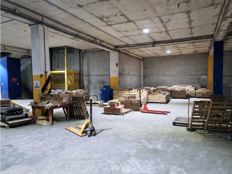 ALQUILO BODEGA EN COLÓN ZONA LIBRE 5300 m2 2 PISOS 5 RAMPAS - 3