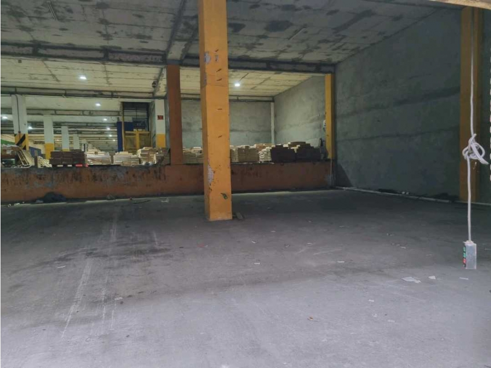 ALQUILO BODEGA EN COLÓN ZONA LIBRE 5300 m2 2 PISOS 5 RAMPAS - 6
