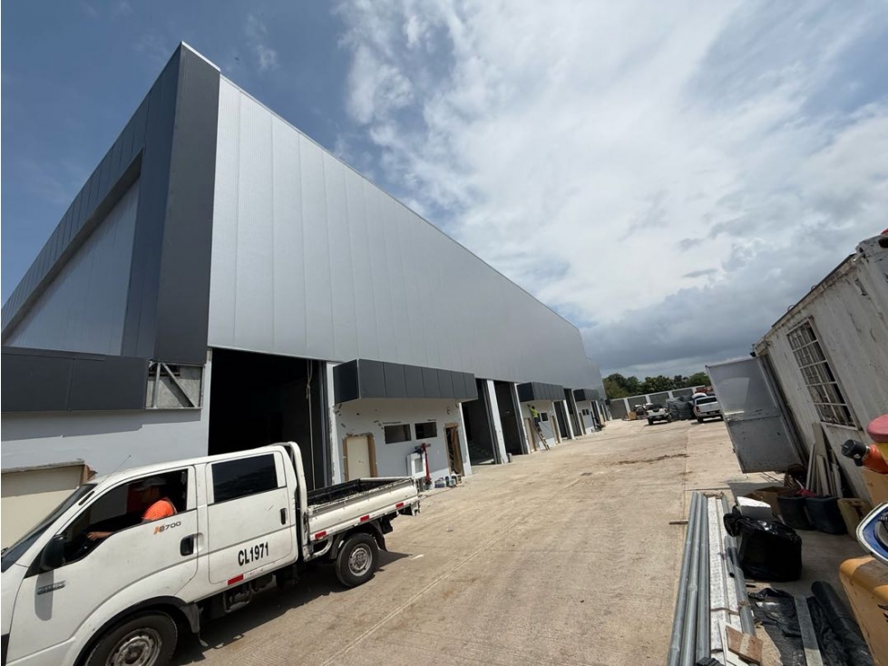 Alquilo Bodega Plaza Conquistador Juan Diaz