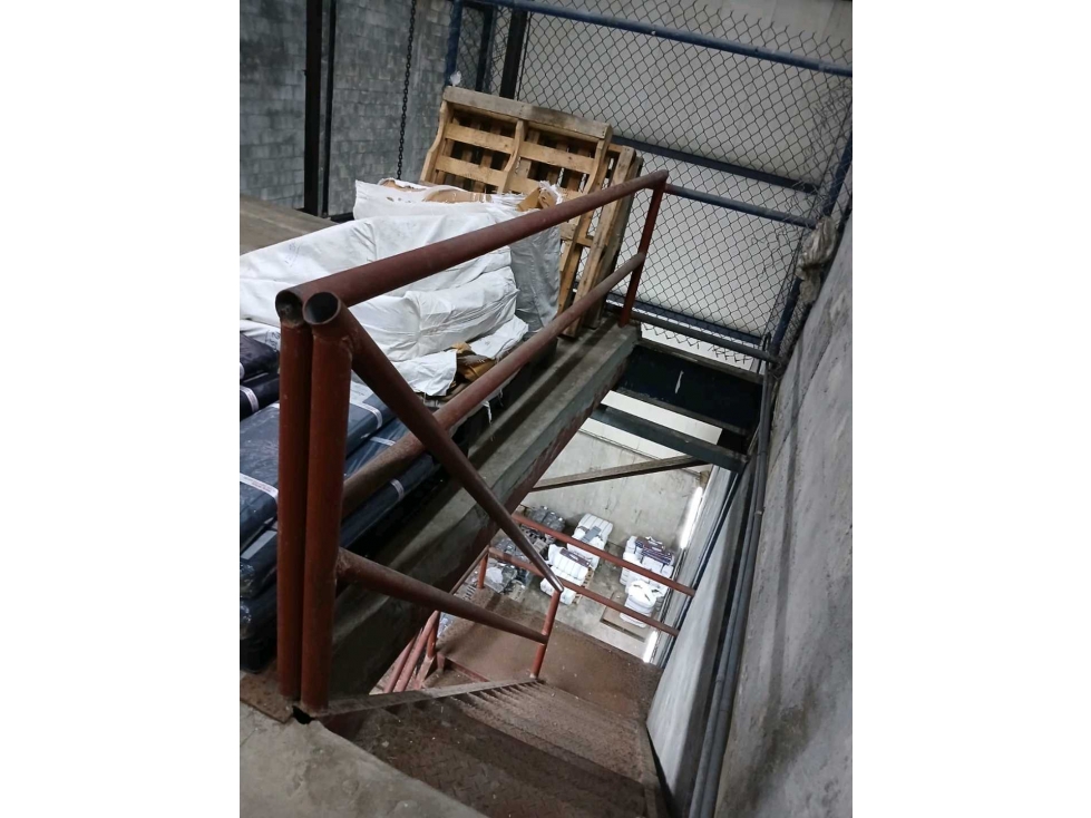 ALQUILO BODEGA ZONA LIBRE 350M2 — foto 4